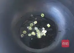 Illustration of how to make braised pea noodles 6