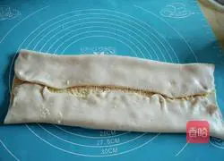 Illustration of how to make coconut flower rolls 15