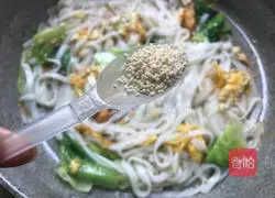 Illustration of how to make fried rice noodles 7