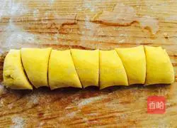 Illustration of how to make pumpkin rolls 15