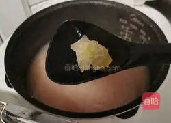 Illustration of how to make Lily Lotus Seed and Adzuki Bean Beauty Porridge 10