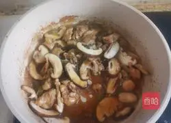 Illustration of how to make rice noodles with mushrooms and chicken 9