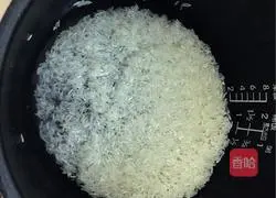 Illustration of how to make braised rice with potatoes and bacon 1