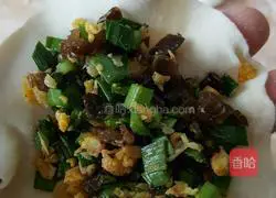 Illustration of how to make leek and egg vegetable box 12