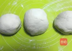 Illustration of how to make salt and pepper rolls 5