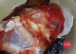 Illustration of how to make sea fish barbecued pork clay pot rice 1