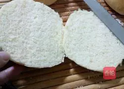 Illustration of how to make bacon cheeseburger 7