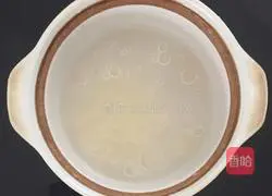 Illustration of how to make claypot chicken rice 2