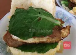 Illustration of how to make sliced meat burger 12