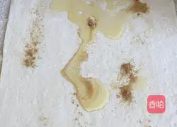 Illustration of how to make salt and pepper rolls 6