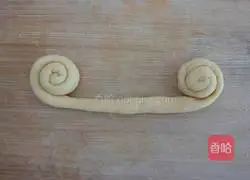 Illustration of how to make butterfly rolls 12