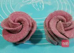 Illustration of how to make rose rolls 6