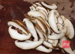 Illustration of how to make mushroom rice noodles 1