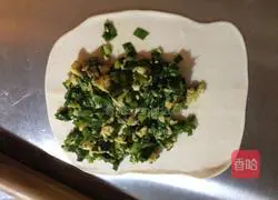 Illustration of how to make leek and egg boxes 9