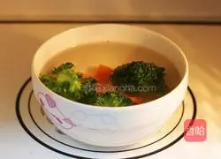 Illustration of how to make broccoli and sesame rice balls 9