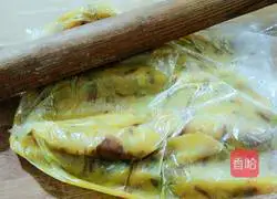 Illustration of how to make milk-flavored steamed buns 3