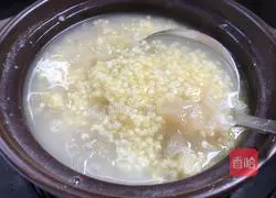 Illustration of how to make white fungus and millet porridge 8