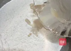 Illustration of how to make carrot and milk rolls 8