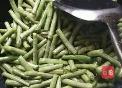 Illustration of how to make braised beans and rice 5