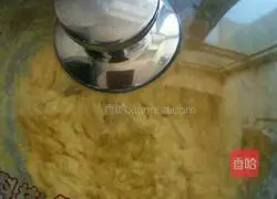 Illustration of Homemade Pumpkin Hair Cake 8