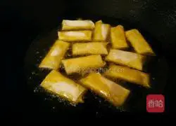 Illustration of how to make three fresh vegetable spring rolls 14