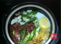 Illustration of how to make sausage claypot rice 4
