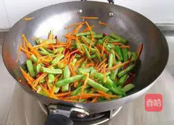 Illustration of how to make braised beans and noodles 8