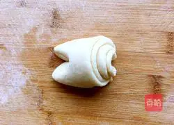 Illustration of how to make pig's trotters rolls 14