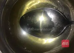 Illustration of how to make black sesame and peanut Lantern Festival 7