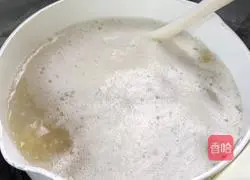 Illustration of how to make black fungus millet porridge 2 