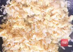 Illustration of how to make leek and egg box 2