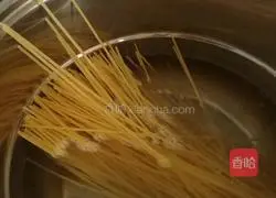 Illustration of how to make braised beans and pasta 2