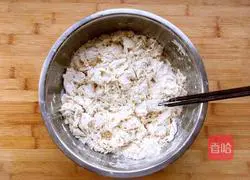 Illustration of how to make pig's trotters flower rolls 1