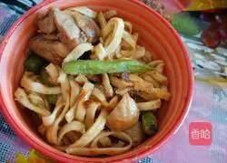 Illustration of how to make chicken leg braised noodles 5