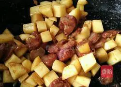 Illustration of how to make claypot rice 7