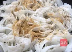 Illustration of home-baked rice noodles 6