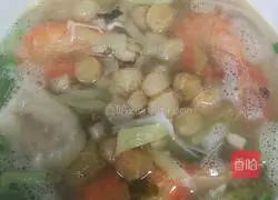 Illustration of how to make spicy and sour seafood rice noodles 14