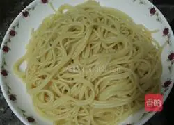 Simple Bolognese Spaghetti Recipe Illustration 14