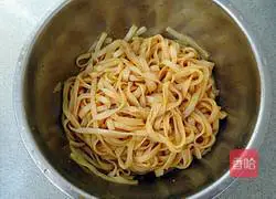 Illustration of how to make fried rice noodles 2