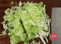 Illustration of how to make cabbage and lean meat porridge 2