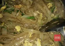 Illustration of how to make fried rice noodles 3