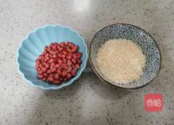Illustration of how to make peanut rice porridge 1