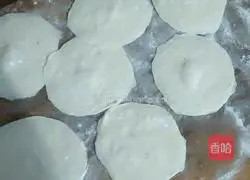 Pork and Chive Box Recipe Illustration 7