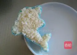 Illustration of how to make curry chicken and dolphin rice balls 11