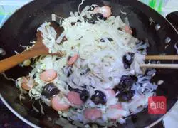 Illustration of how to make fried rice noodles 8
