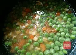 Illustration of how to make peas and corn braised rice 3