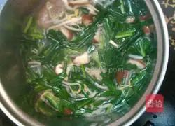 Small pot Illustration of how to make rice noodles 2