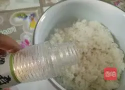 Illustration of how to make fried rice balls 3