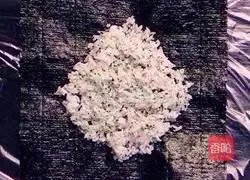 Illustration of how to make seaweed rice ball bento 6