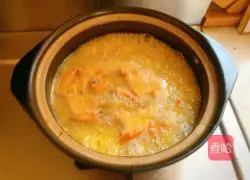 Illustration of how to make seafood porridge 8